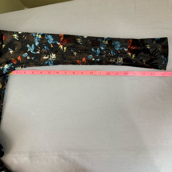 ASTR top women small long sleeve vneck shoulder pad velvet detail bodysuit black - Picture 10 of 11